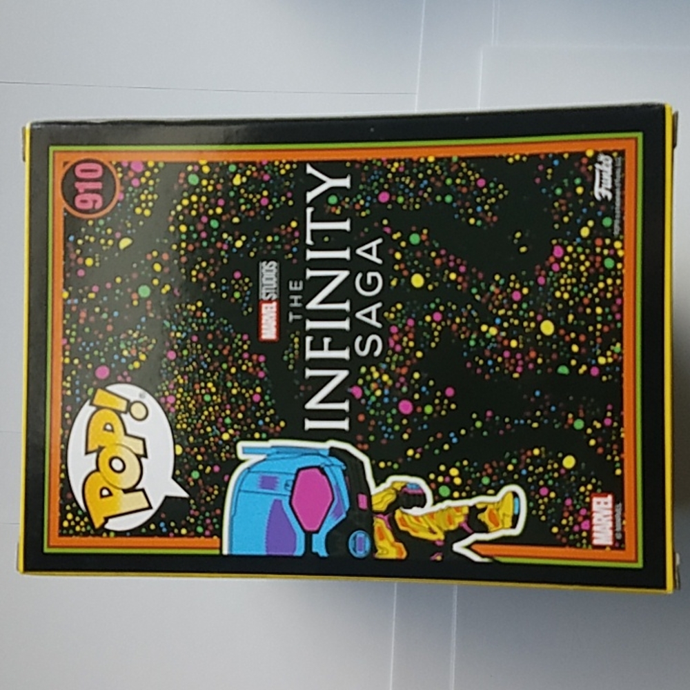Funko Pop! Marvel: Black light - Infinity Saga Thanos, Captain Marvel, A… - Picture 11 of 12